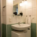 Lindner 1 Apartment *
